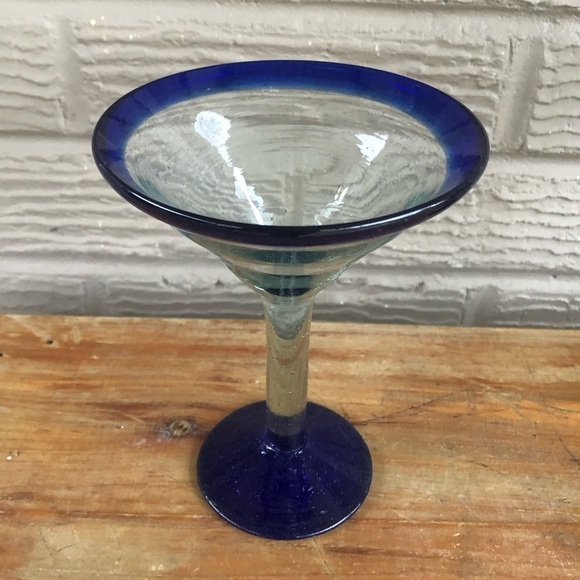 Set of 4 Mexican Mouth Blown Martini Glasses Light Green with Blue Rim & Base - Picture 15 of 16